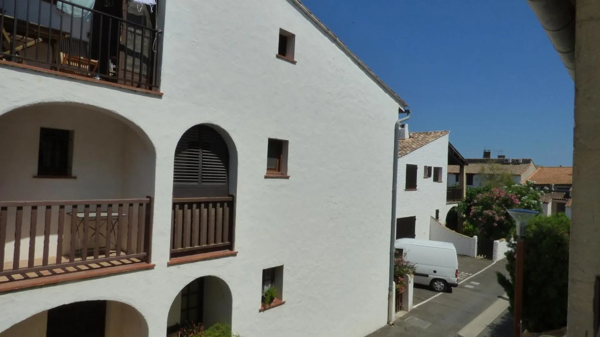 Apartment Studio Refait A Neuf Pour 3 Pers, Proche Mer Et Commerces, Saintes-Maries-De-La-Mer - Fr-1-475-181