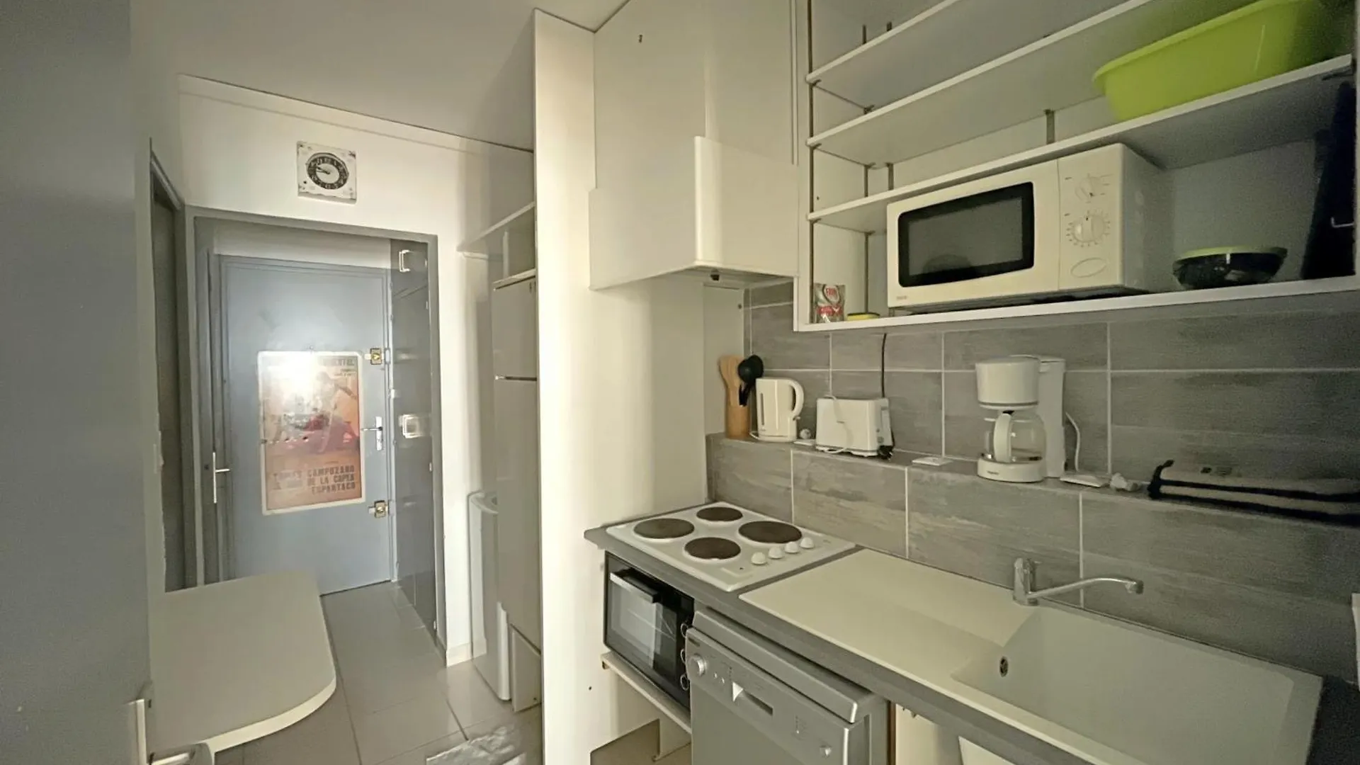 Apartment Studio Refait A Neuf Pour 3 Pers, Proche Mer Et Commerces, Saintes-Maries-De-La-Mer - Fr-1-475-181