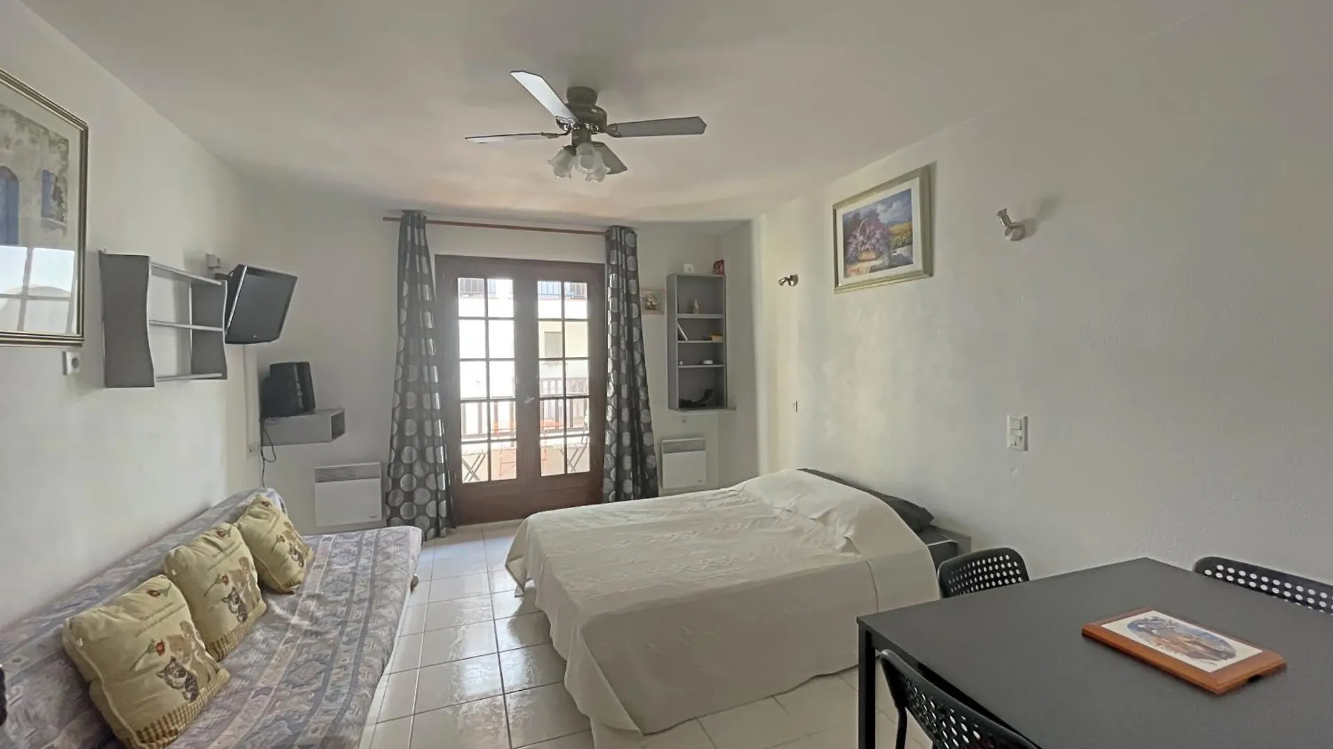 Studio Refait A Neuf Pour 3 Pers, Proche Mer Et Commerces, Saintes-Maries-De-La-Mer - Fr-1-475-181